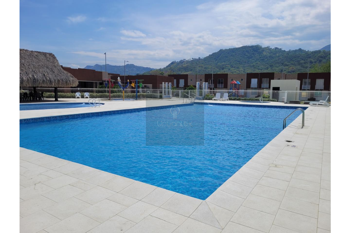 UrbanLex vende casa área 94m2 $450Millones