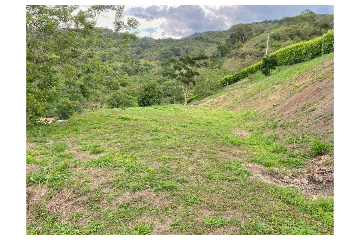 UrbanLex vende lote condominio, área 4.026m2 $310Millones