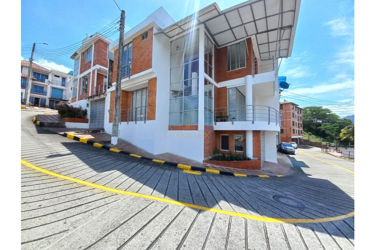 UrbanLex vende casa conjunto, área 186m2 $460Millones