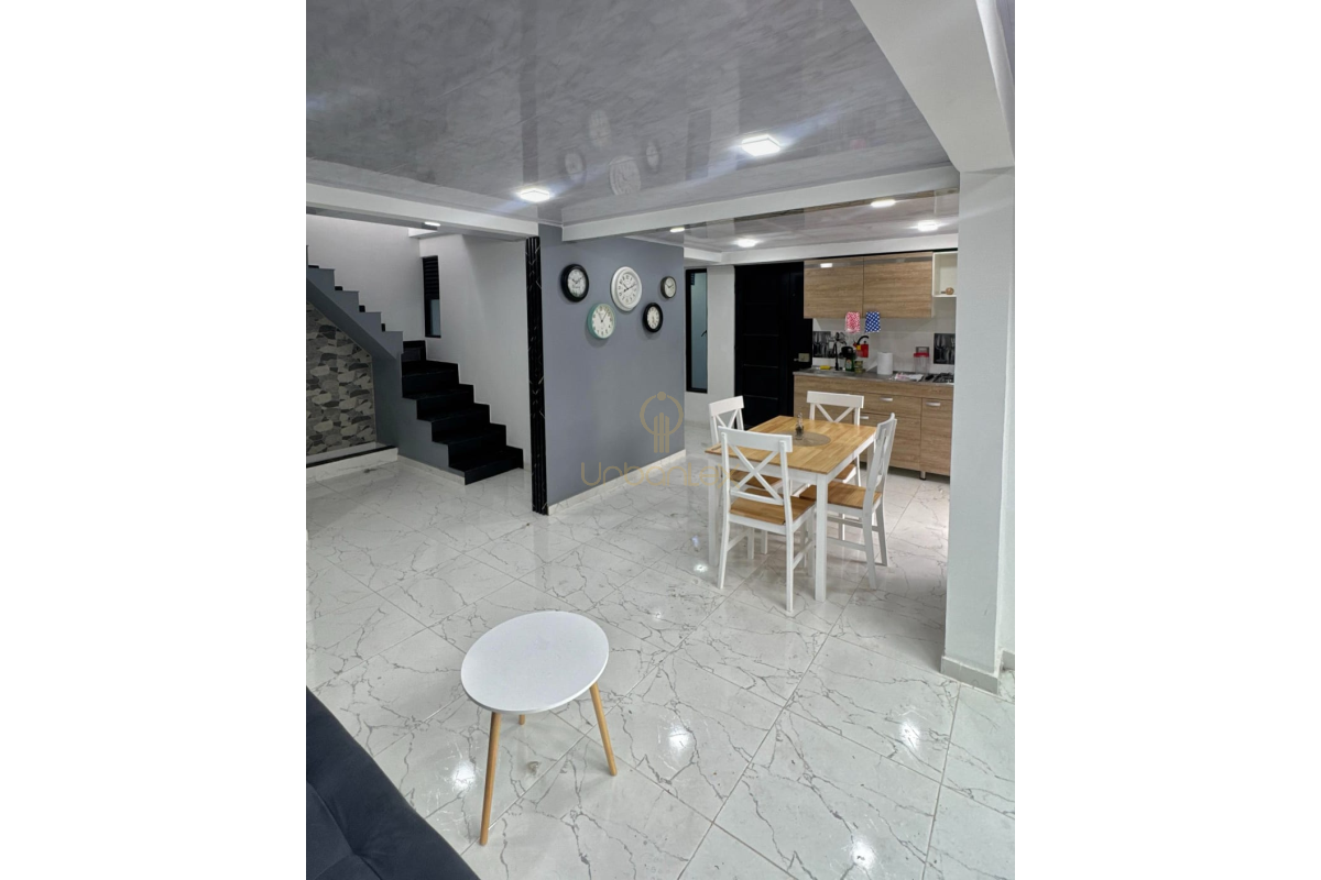 UrbanLex vende casa-Villeta, área 215m2 $590Millones