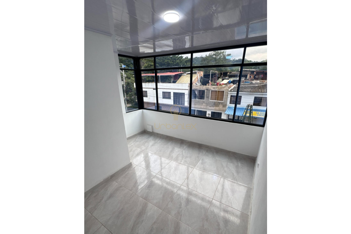 UrbanLex vende casa-Villeta, área 215m2 $590Millones