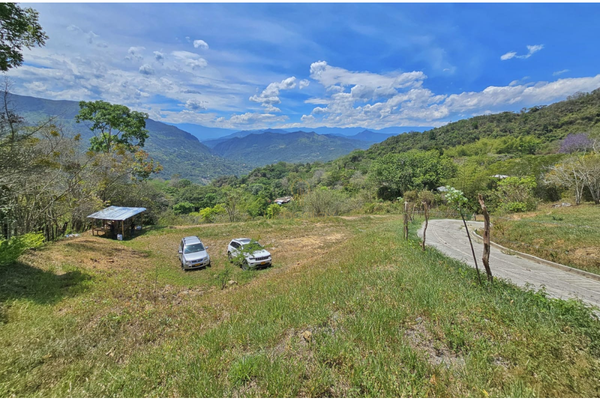 UrbanLex vente lote-Pilones, área 1.664m2 $180Millones