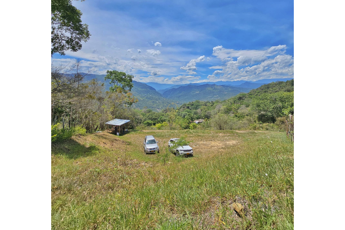 UrbanLex vente lote-Pilones, área 1.664m2 $180Millones