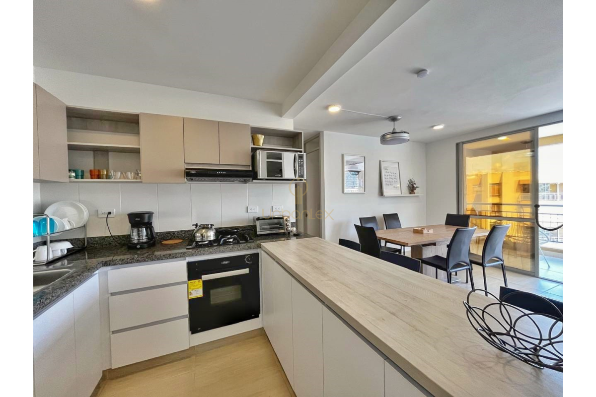 UrbanLex arrienda Apartamento Amoblado en Conjunto Residencial, área 82M2 $ 2.700.000