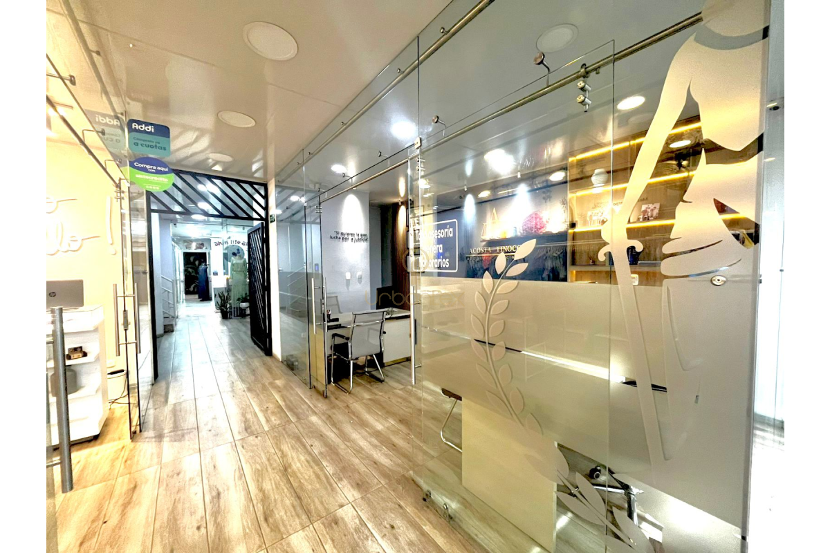 UrbanLex Arrienda Local Edificio-Centro Villeta, área 20m2 $ 1.350.000