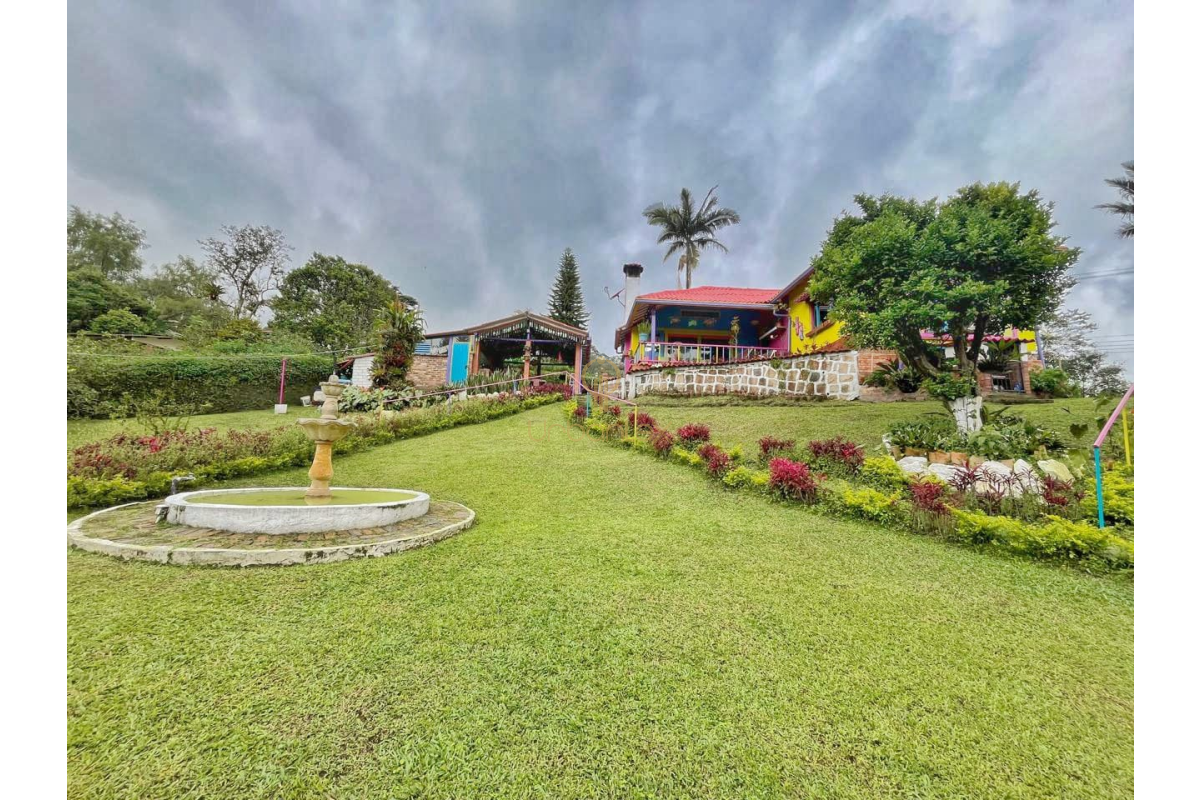 UrbanLex Arrienda Casa amoblada-Sasaima, área 1.180m2 $ 2.200.000