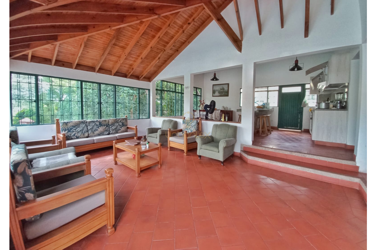 UrbanLex vende casa en condominio área 2.072m2 $1.000Millones