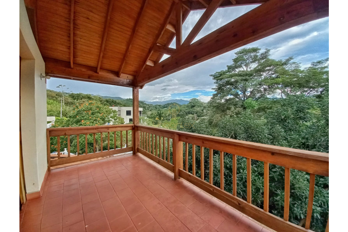 UrbanLex vende casa en condominio área 2.072m2 $1.000Millones