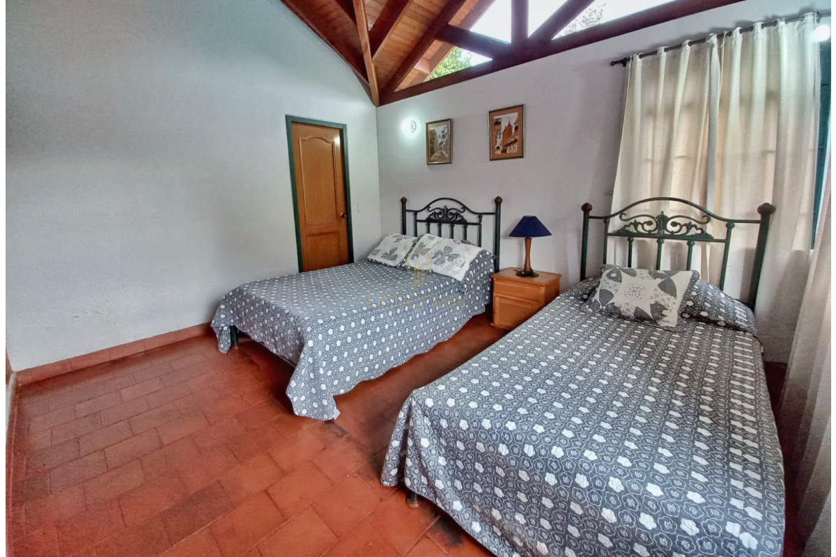 UrbanLex vende casa en condominio área 2.072m2 $1.000Millones