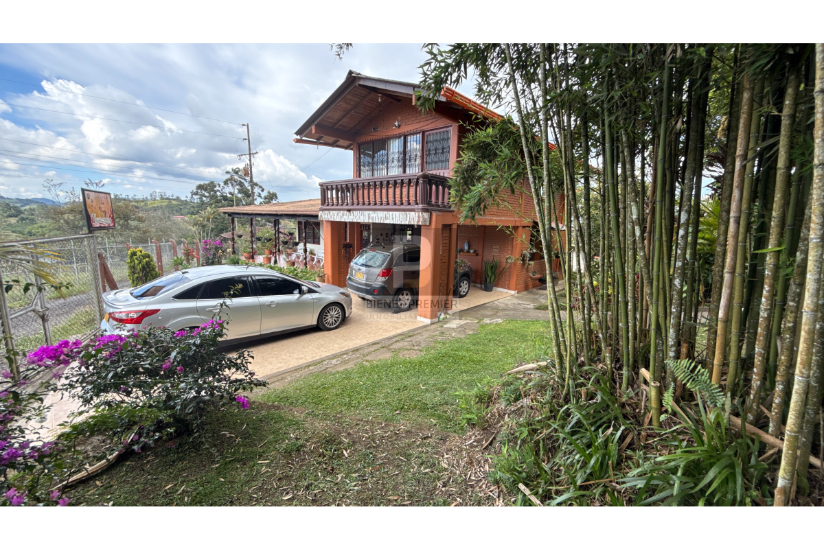 Finca en Venta en Lago Calima 3125 m² | Casa de 5 habitaciones | Cerca al lago | Ideal inversión