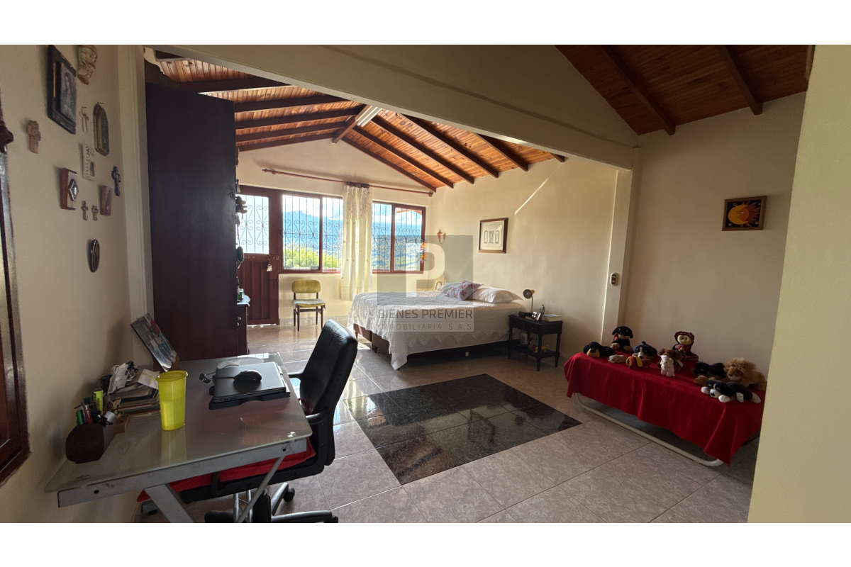 Finca en Venta en Lago Calima 3125 m² | Casa de 5 habitaciones | Cerca al lago | Ideal inversión