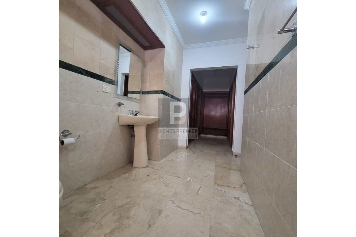 Apartamento en Venta en El Ingenio Cali 180 m² | Ascensor privado | 3 habitaciones y estudio | Amplio