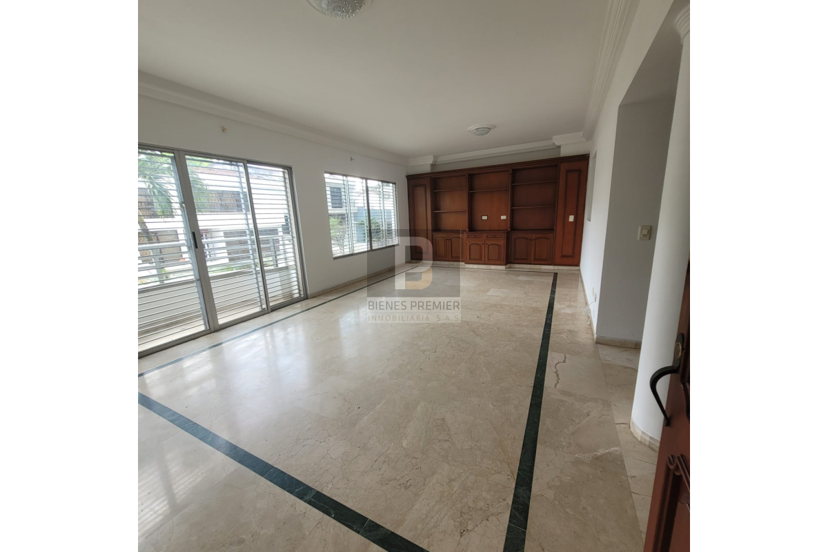 Apartamento en Venta en El Ingenio Cali 180 m² | Ascensor privado | 3 habitaciones y estudio | Amplio