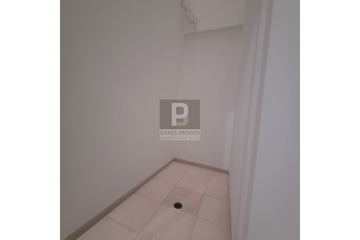 Apartamento en Venta en El Ingenio Cali 180 m² | Ascensor privado | 3 habitaciones y estudio | Amplio