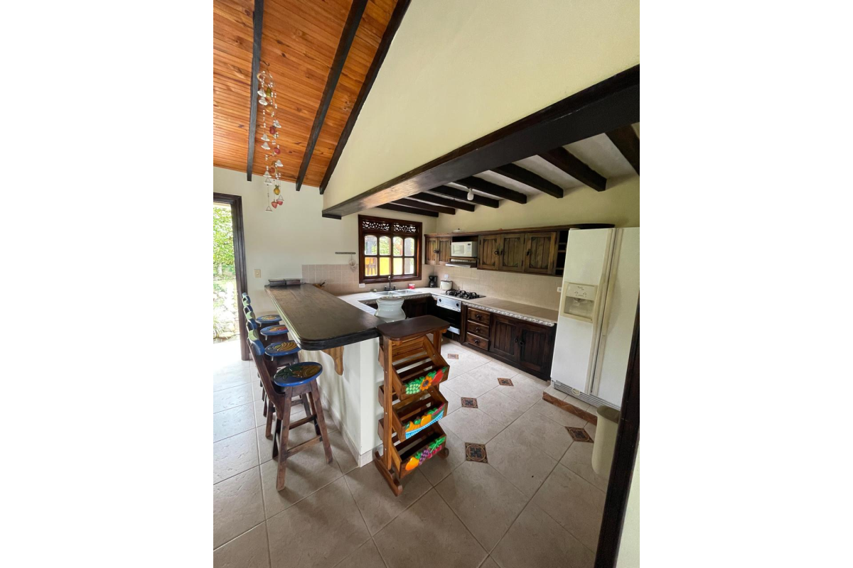 Finca en Venta en Lago Calima Calima | 3.081 m² lote | 1.076 m² construidos | lujo | piscina | jacuzzi | discoteca