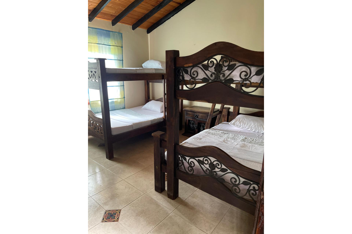 Finca en Venta en Lago Calima Calima | 3.081 m² lote | 1.076 m² construidos | lujo | piscina | jacuzzi | discoteca