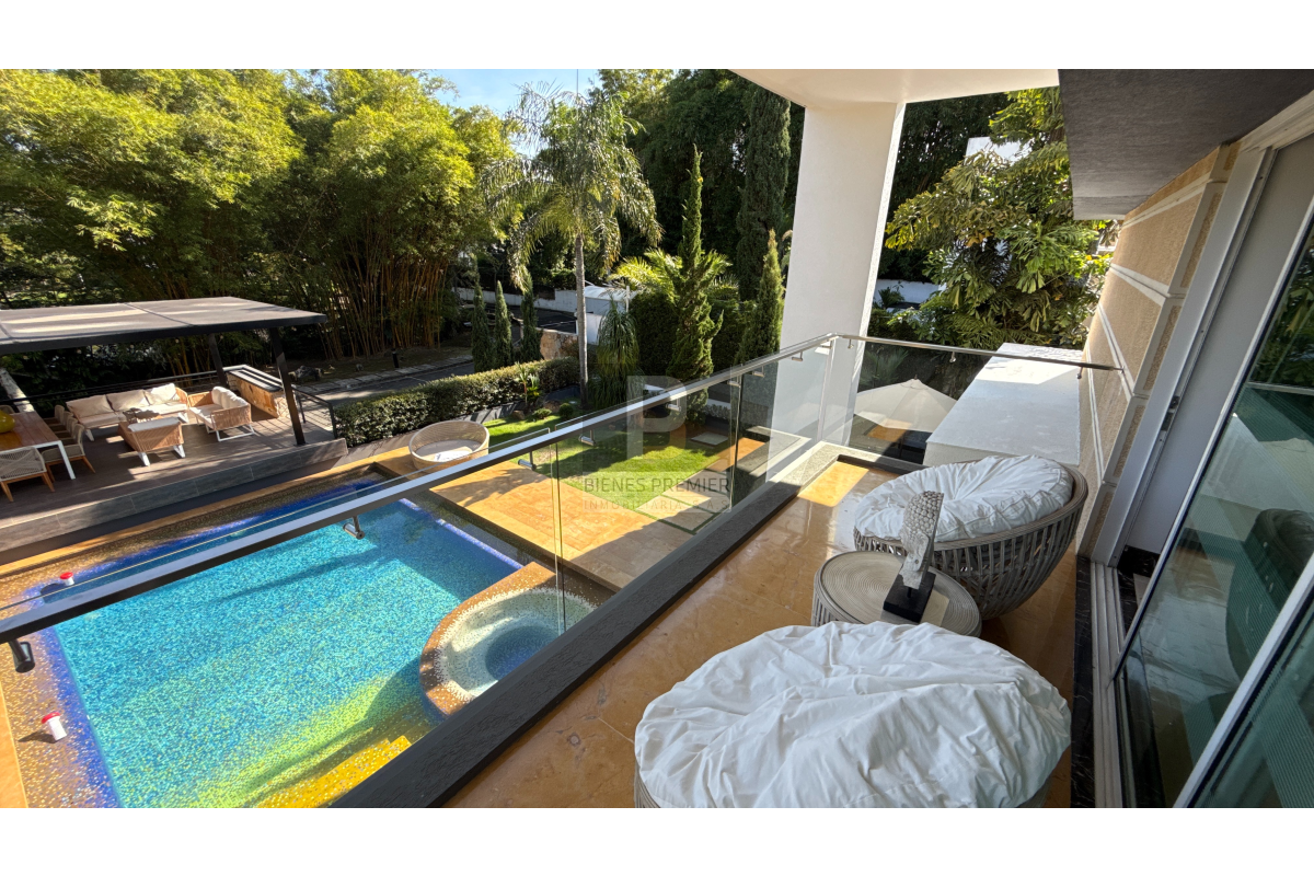 Casa en Venta en Pance Cali 1200 m² lote 750 m² construidos | Piscina, domótica y lago | Discoteca privada