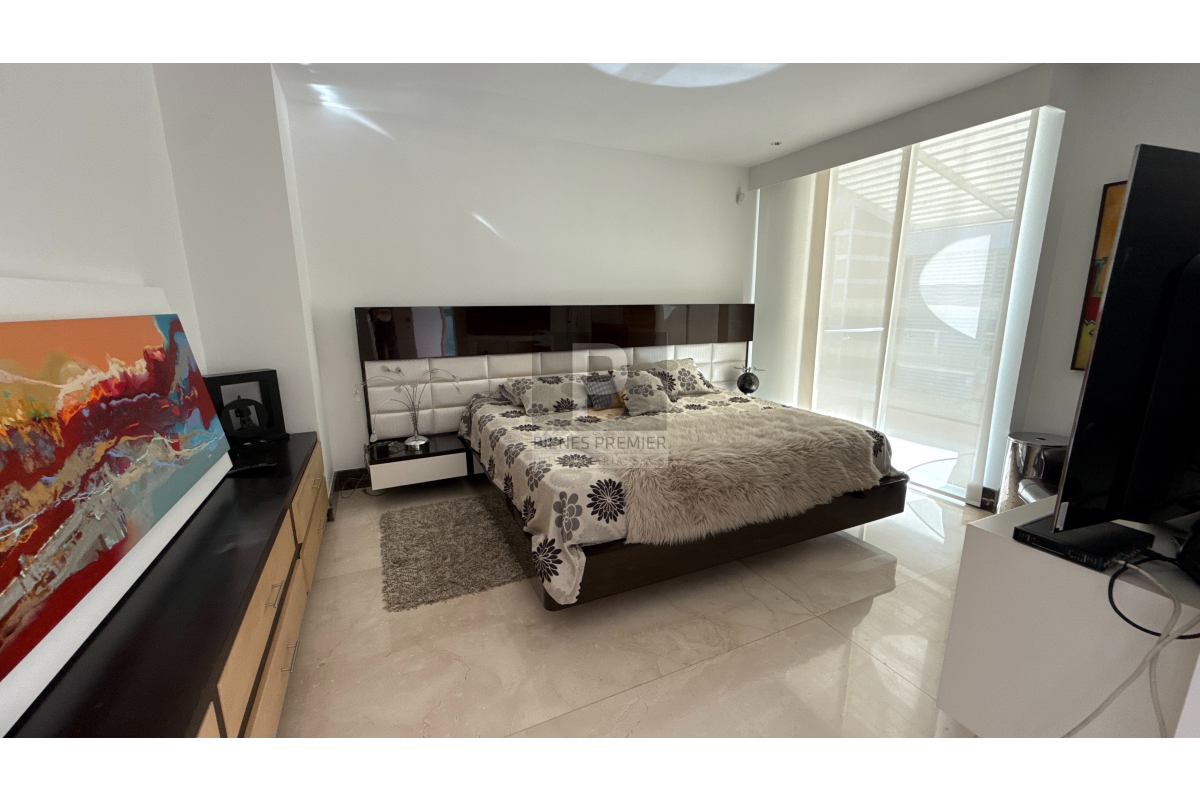 Casa en Venta en Pance Cali 1200 m² lote 750 m² construidos | Piscina, domótica y lago | Discoteca privada