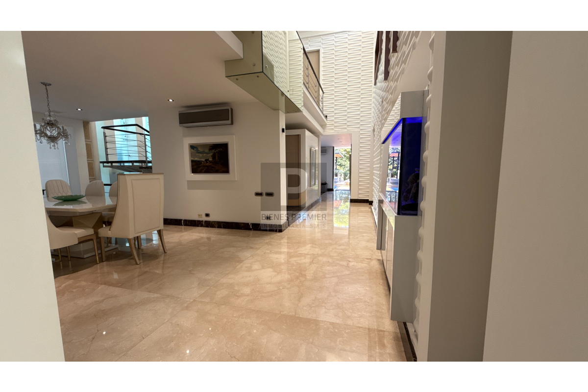 Casa en Venta en Pance Cali 1200 m² lote 750 m² construidos | Piscina, domótica y lago | Discoteca privada