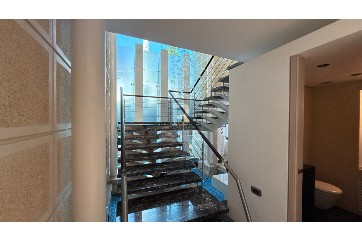 Casa en Venta en Pance Cali 1200 m² lote 750 m² construidos | Piscina, domótica y lago | Discoteca privada