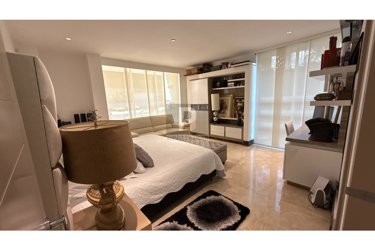 Casa en Venta en Pance Cali 1200 m² lote 750 m² construidos | Piscina, domótica y lago | Discoteca privada