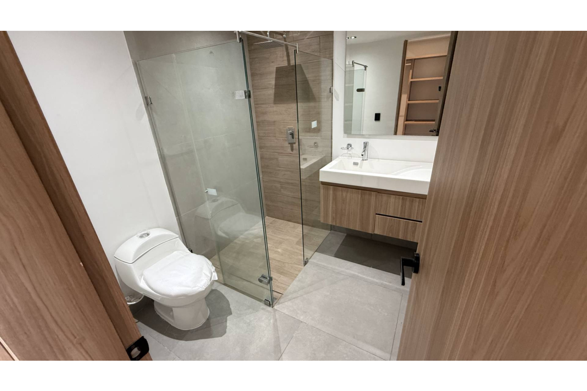 Casa en Condominio en Venta en Ciudad Jardín Cali 344 m² | Remodelada | 3 alcobas con vestier | Terraza y 5 parqueaderos