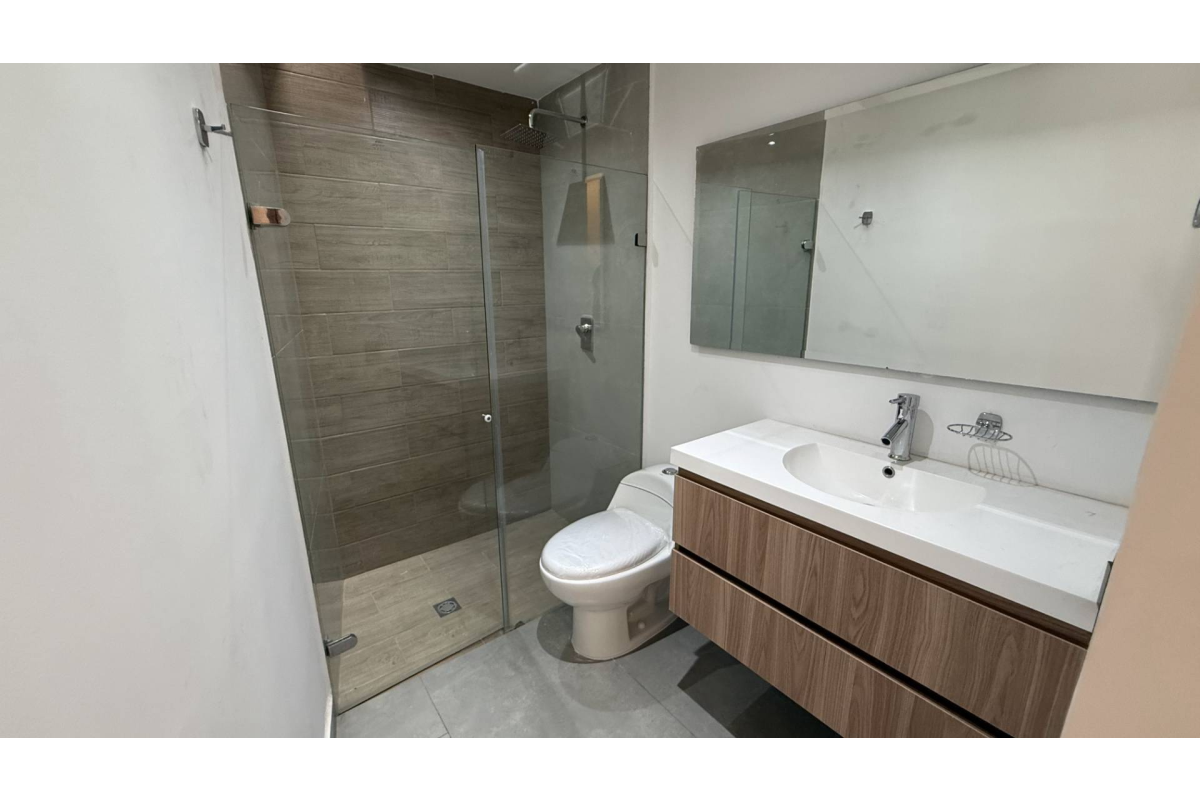 Casa en Condominio en Venta en Ciudad Jardín Cali 344 m² | Remodelada | 3 alcobas con vestier | Terraza y 5 parqueaderos