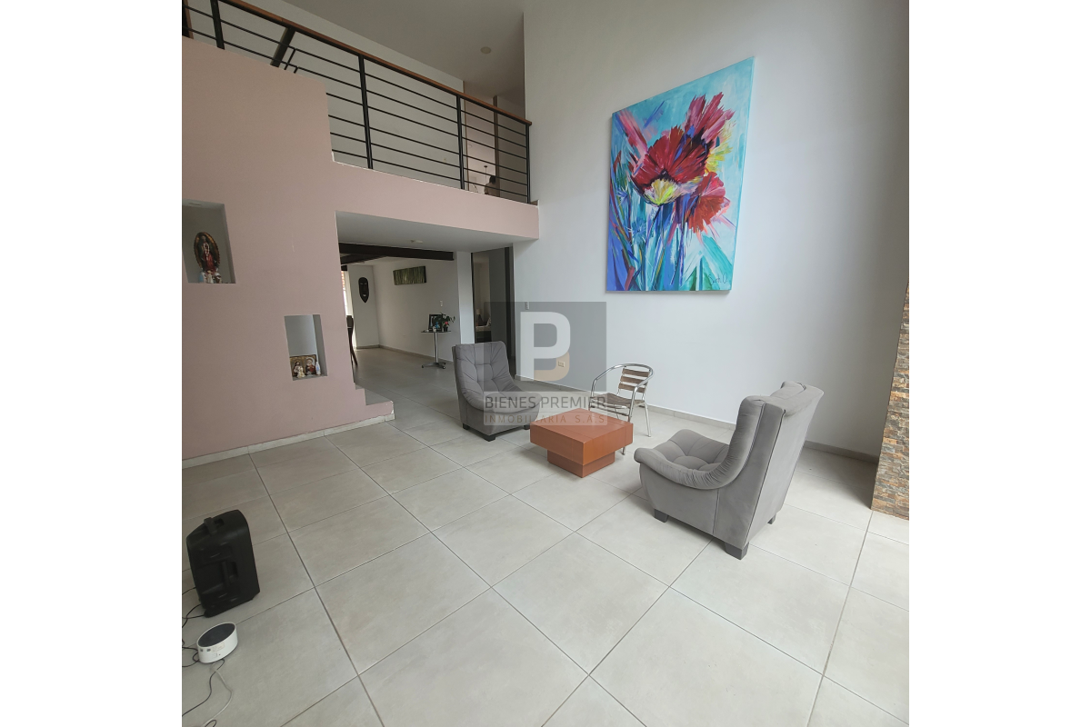 Casa en Arriendo en El Lido Cali 540 m² construidos | 4 habitaciones con estudio | Antejardín y BBQ