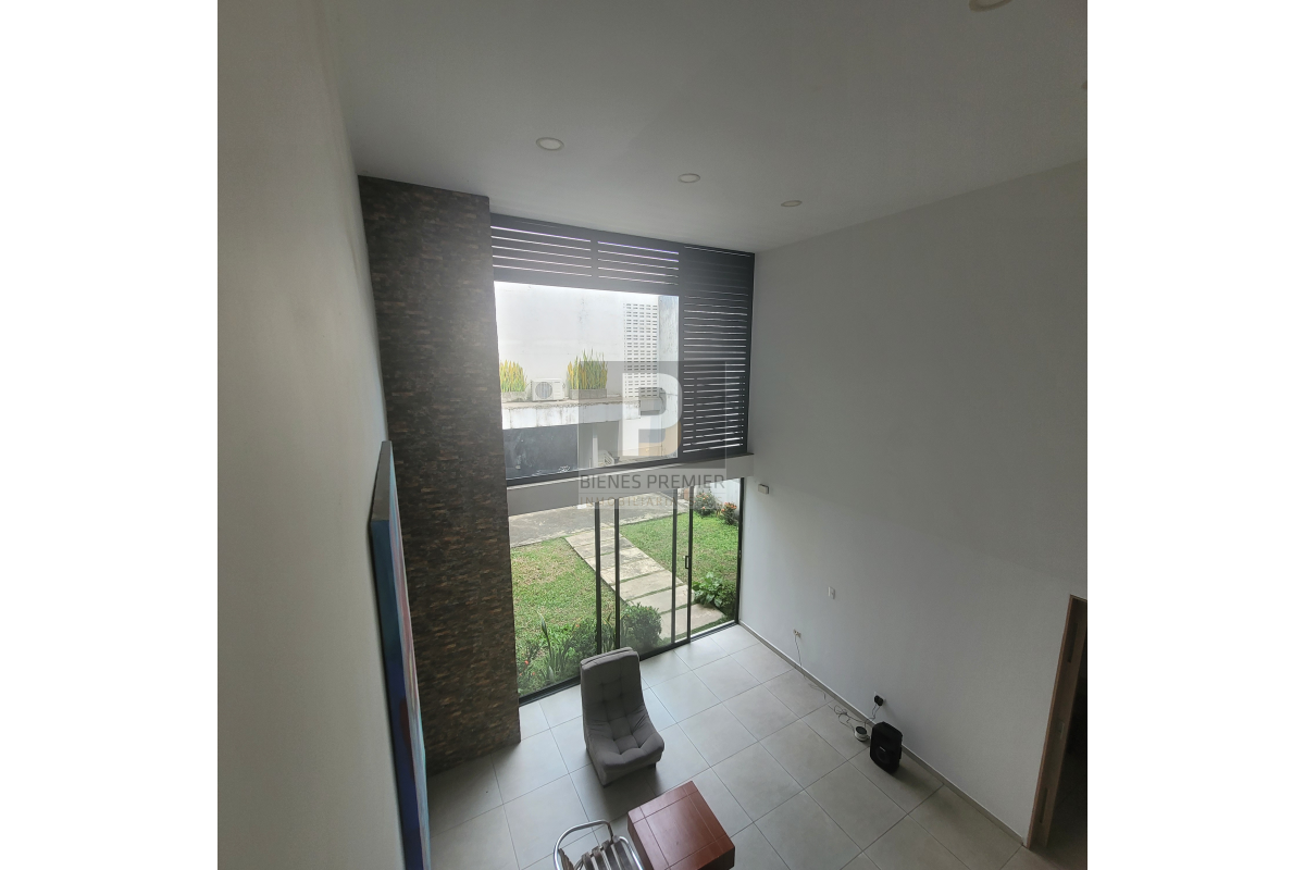 Casa en Arriendo en El Lido Cali 540 m² construidos | 4 habitaciones con estudio | Antejardín y BBQ