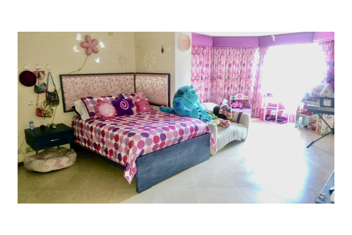 Casa en Venta en Ciudad Jardín Cali 860 m² lote 808 m² construidos | Piscina privada | 4 habitaciones | 8 parqueaderos