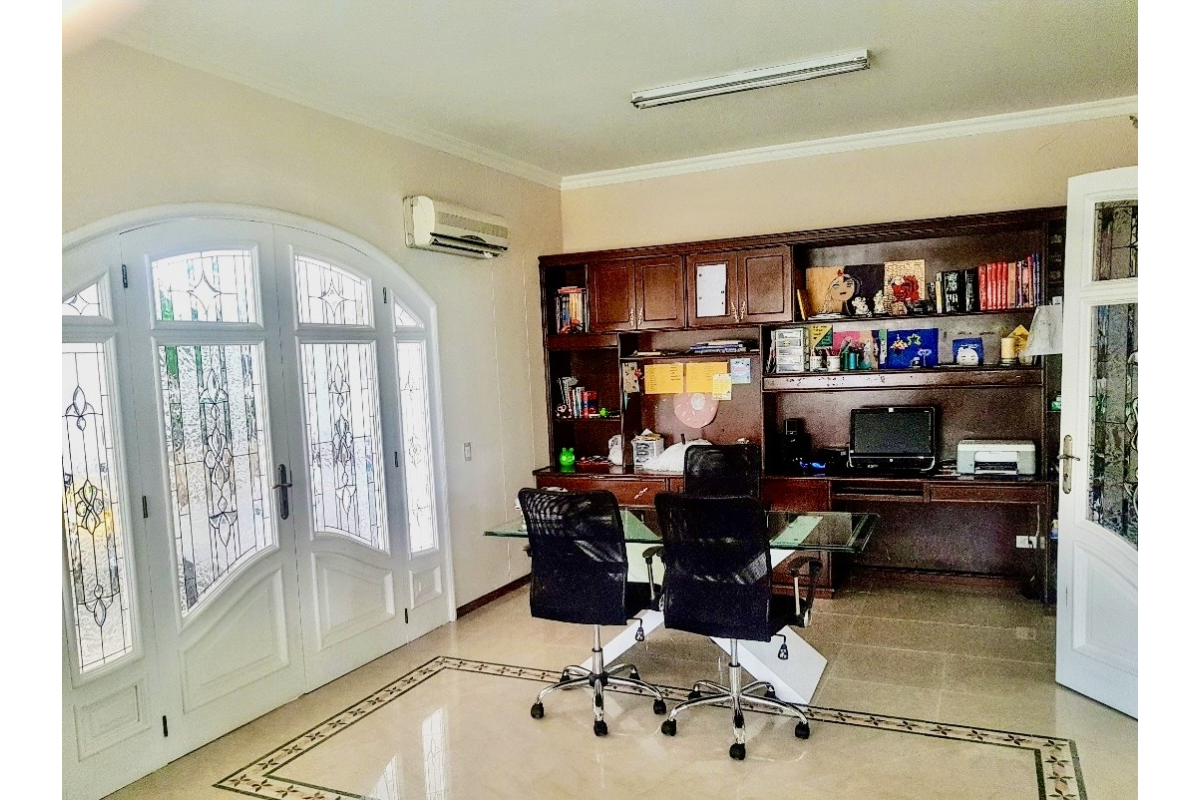 Casa en Venta en Ciudad Jardín Cali 860 m² lote 808 m² construidos | Piscina privada | 4 habitaciones | 8 parqueaderos