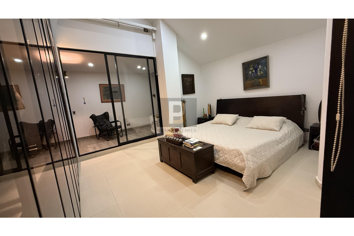 Casa en Condominio en Venta en Ciudad Jardín Cali 248 m² | Remodelada | 4 alcobas | Jacuzzi y piscina