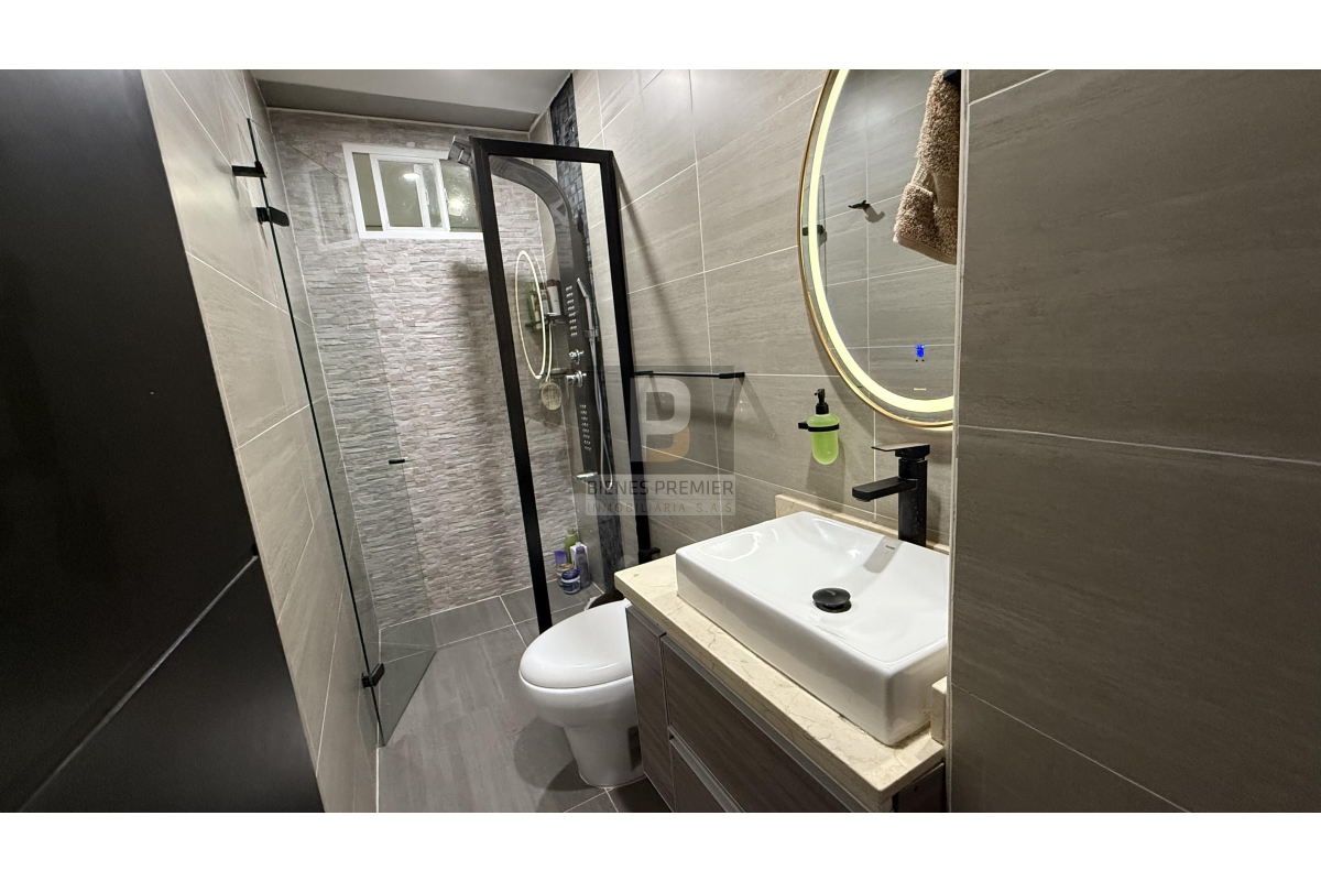 Casa en Condominio en Venta en Ciudad Jardín Cali 248 m² | Remodelada | 4 alcobas | Jacuzzi y piscina