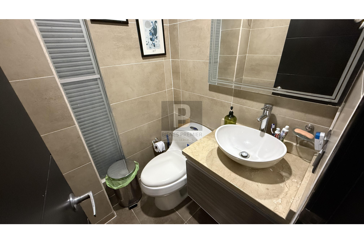 Casa en Condominio en Venta en Ciudad Jardín Cali 248 m² | Remodelada | 4 alcobas | Jacuzzi y piscina