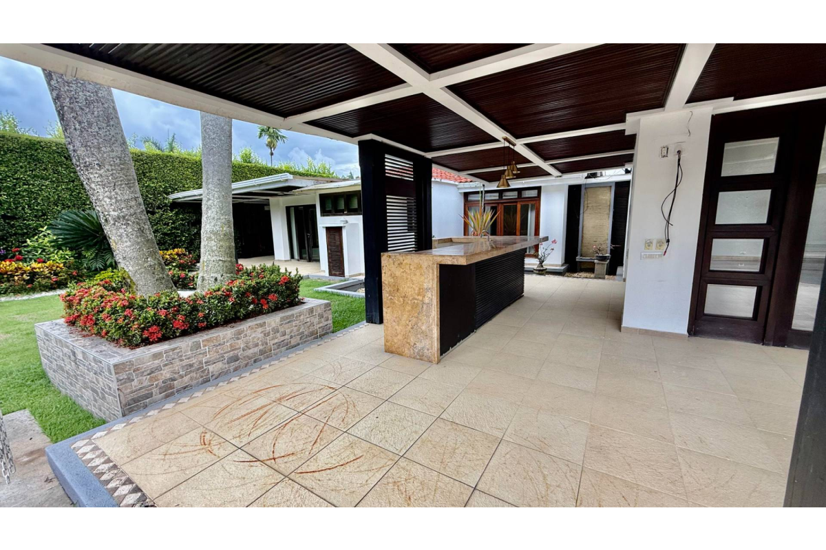 Casa en Venta en Pance Cali 1000 m² lote 430 m² construidos | Piscina y turco | 4 habitaciones | Lujo