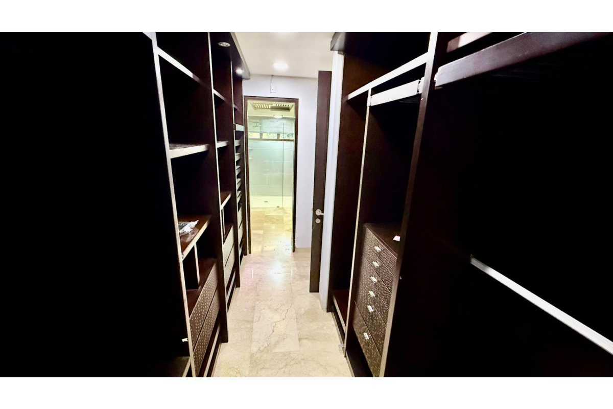 Casa en Venta en Pance Cali 1000 m² lote 430 m² construidos | Piscina y turco | 4 habitaciones | Lujo