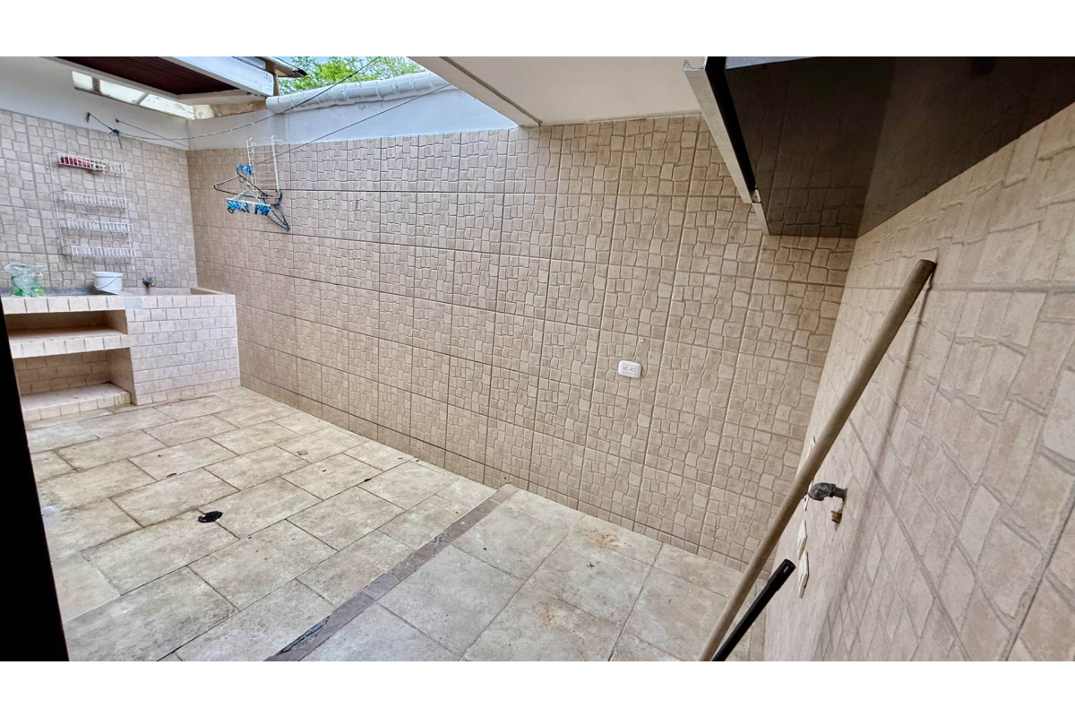 Casa en Venta en Pance Cali 1000 m² lote 430 m² construidos | Piscina y turco | 4 habitaciones | Lujo