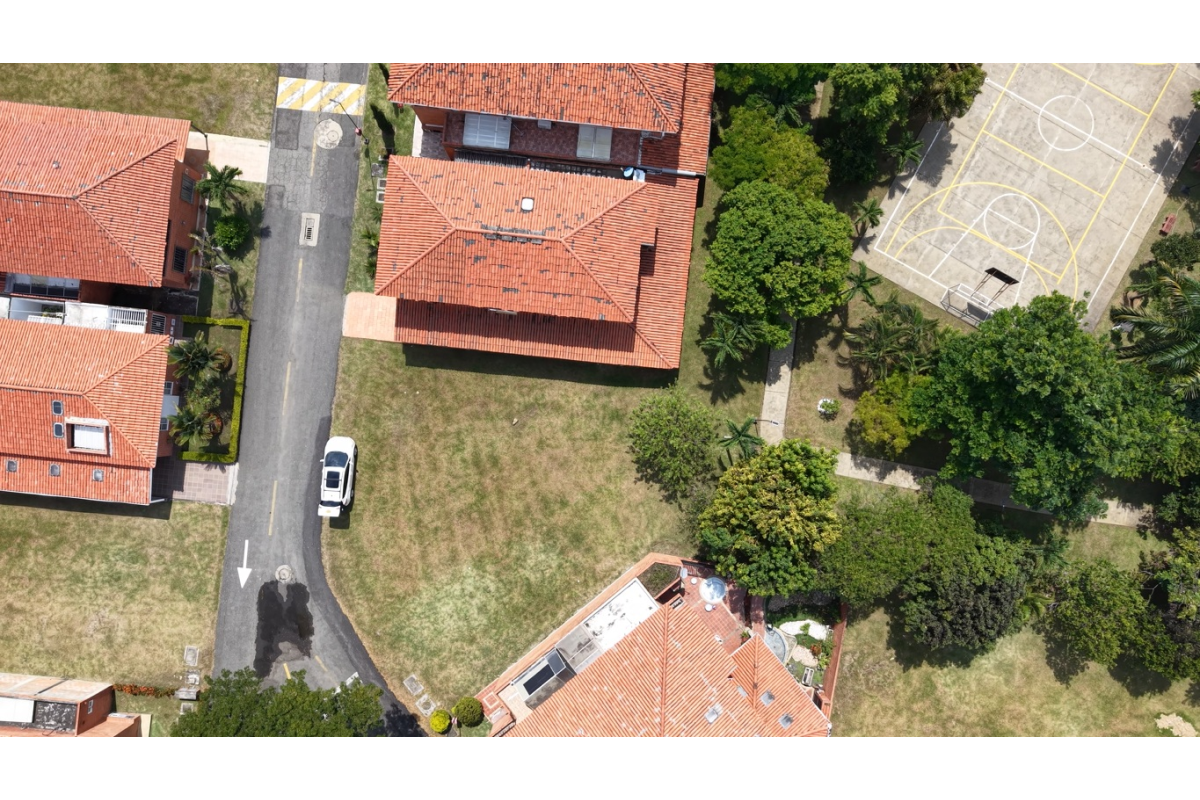 Lote en Venta en Hacienda El Castillo Jamundí 412 m² | Esquinero en condominio | Zona campestre