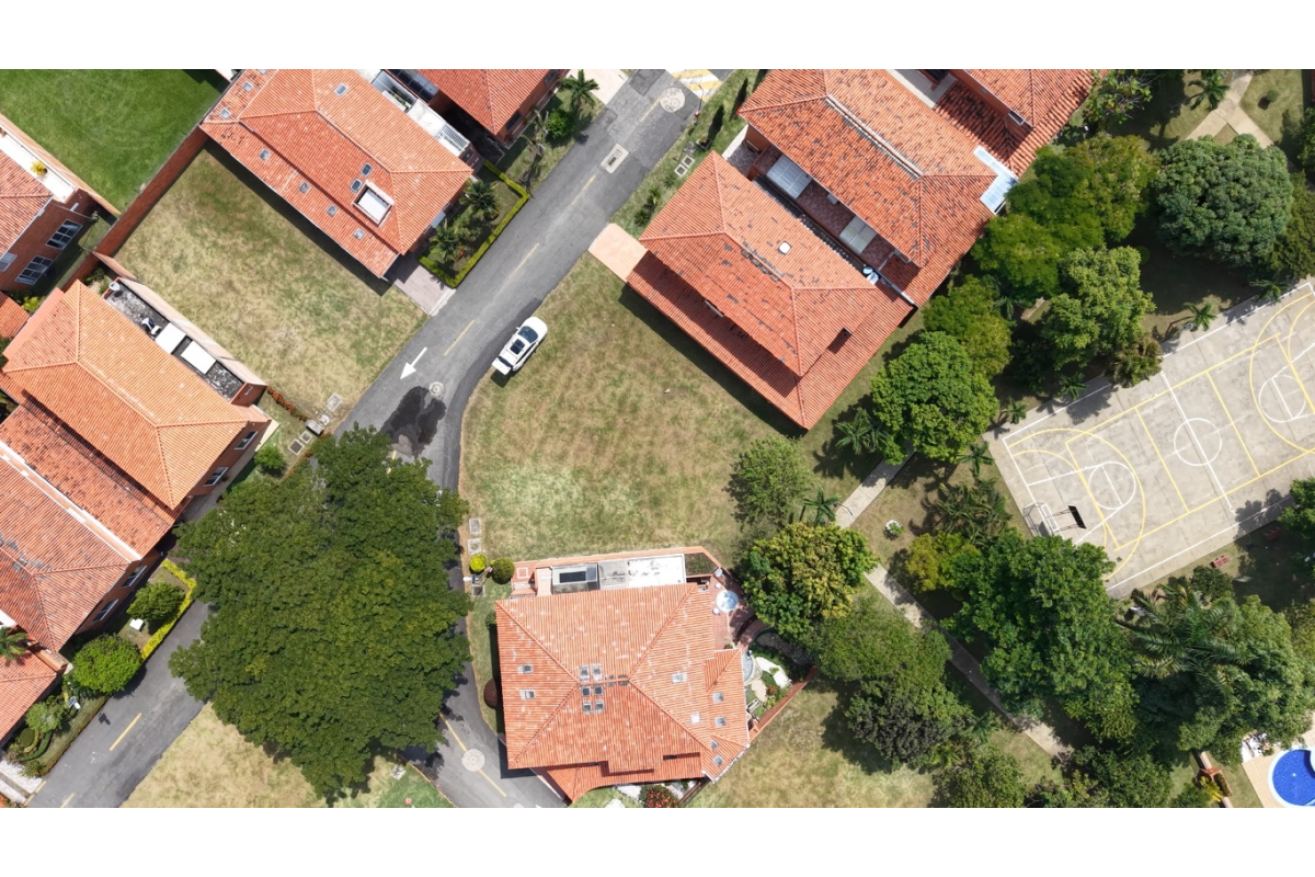 Lote en Venta en Hacienda El Castillo Jamundí 412 m² | Esquinero en condominio | Zona campestre