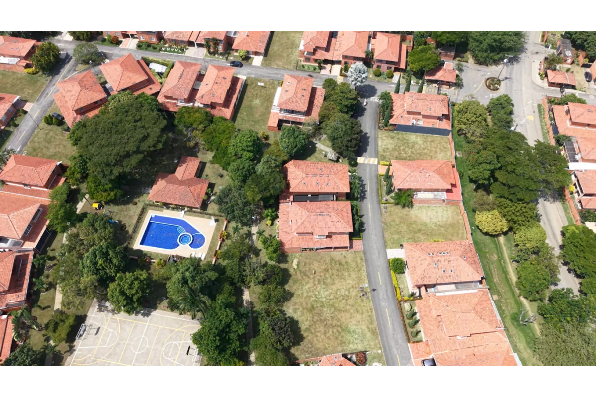 Lote en Venta en Hacienda El Castillo Jamundí 412 m² | Esquinero en condominio | Zona campestre