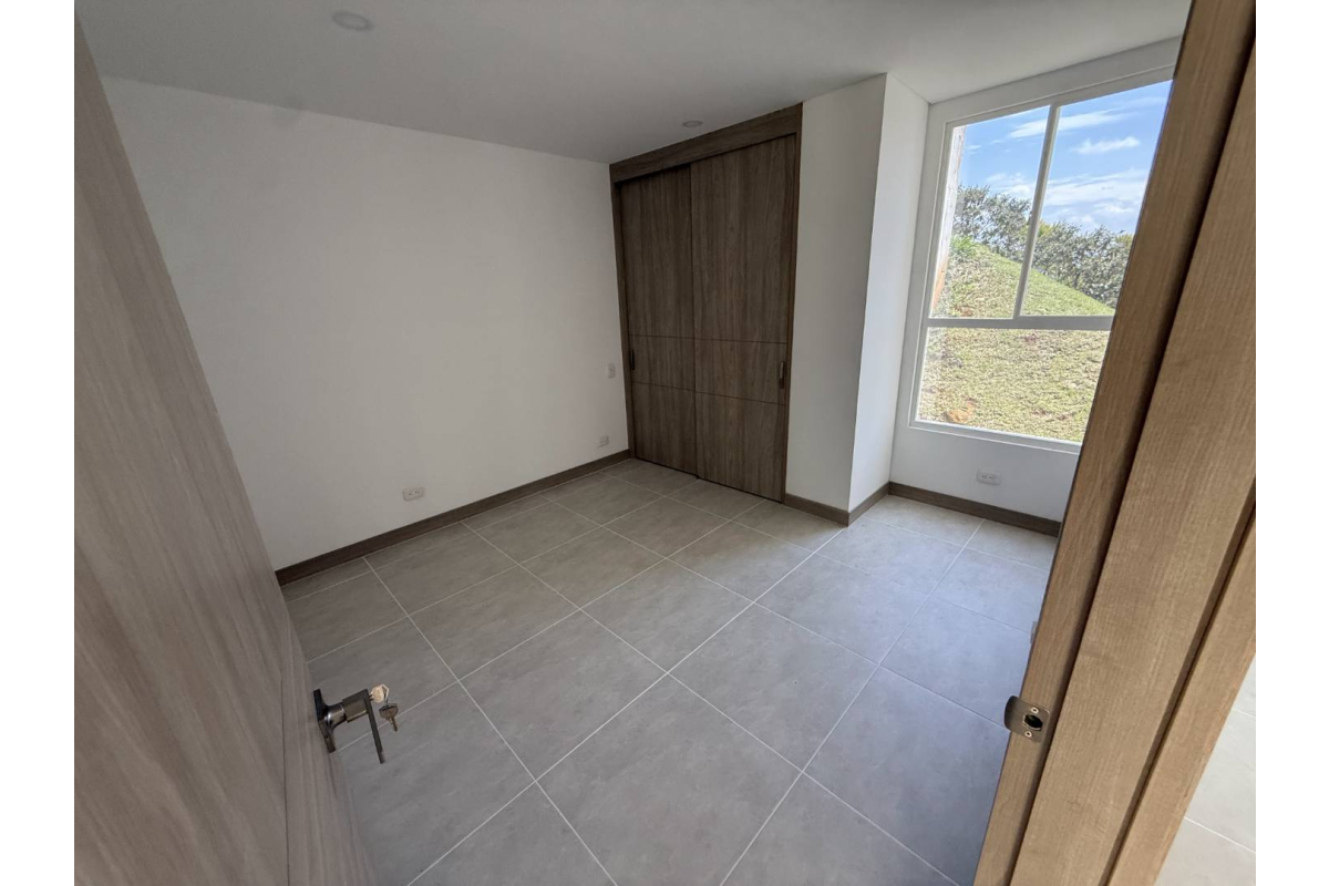 Apartamento en Arriendo en Alfaguara Jamundí 100 m² | 2 habitaciones con estudio | 2 parqueaderos | Zona campestre