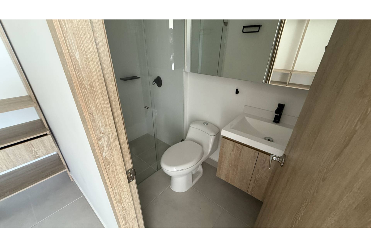 Apartamento en arriendo en Valle del Lili Cali 100 m² | Piso 13 con balcón | 3 habitaciones | 2 parqueaderos