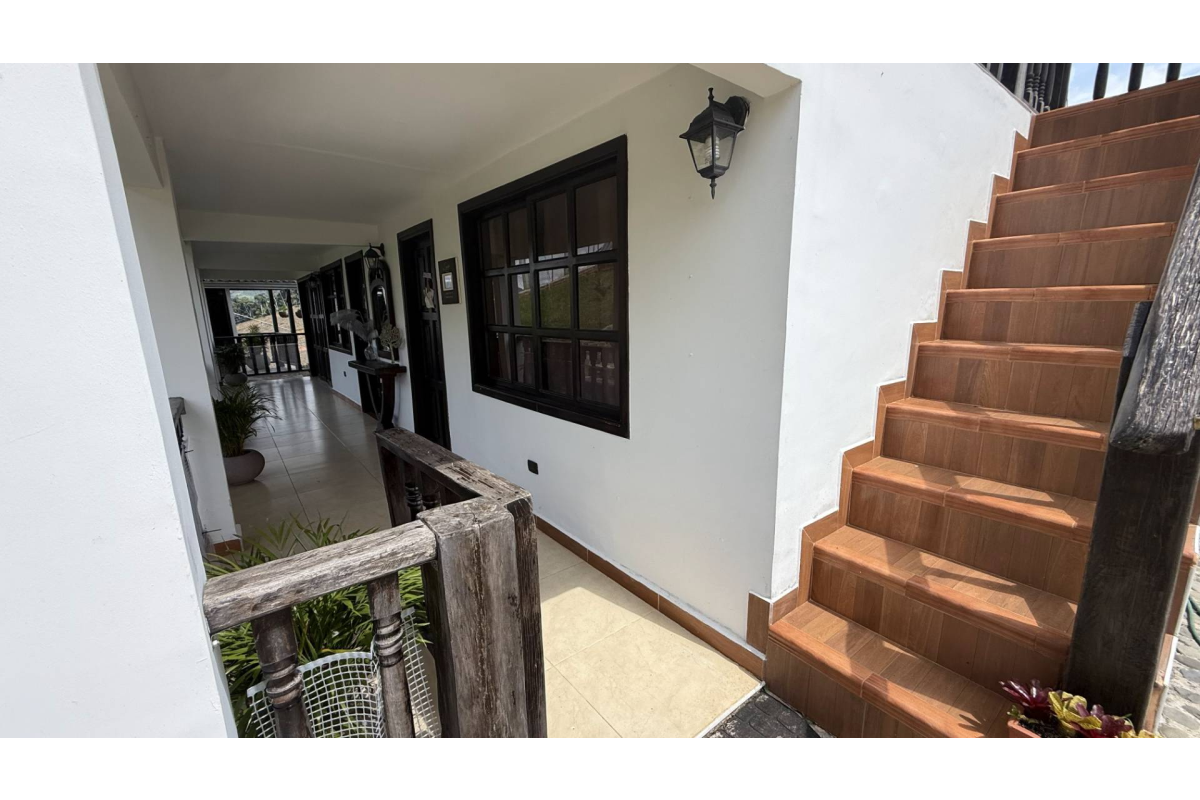 Casa Campestre en Arriendo en Lago Calima Calima Darién | Amoblada | Vista panorámica | Finca para descanso