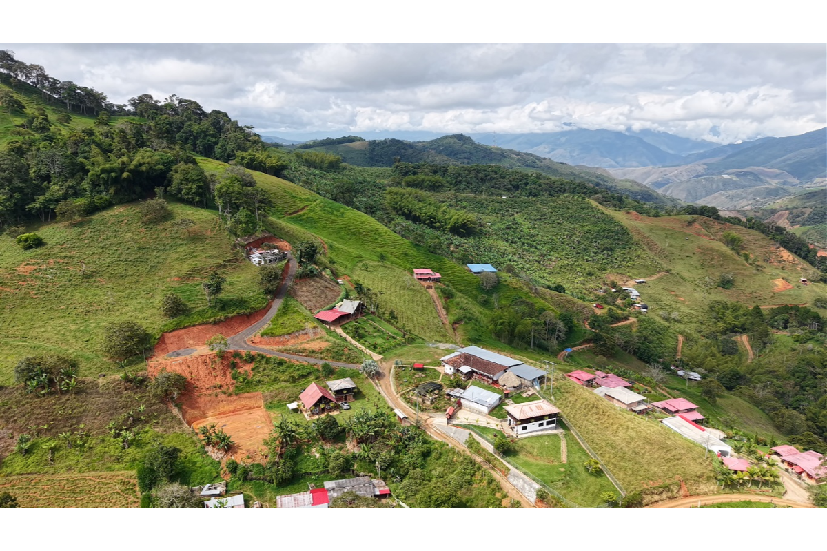 Casa Campestre en Arriendo en Lago Calima Calima Darién | Amoblada | Vista panorámica | Finca para descanso