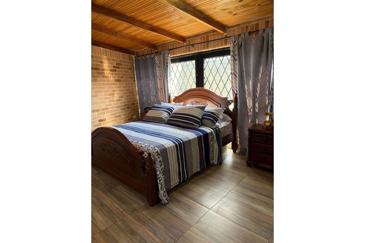 Finca en Alquiler en Lago Calima por Noche | Jacuzzi para 11 Personas | Capacidad 12 a 15 Huéspedes | Cerca al Pueblo