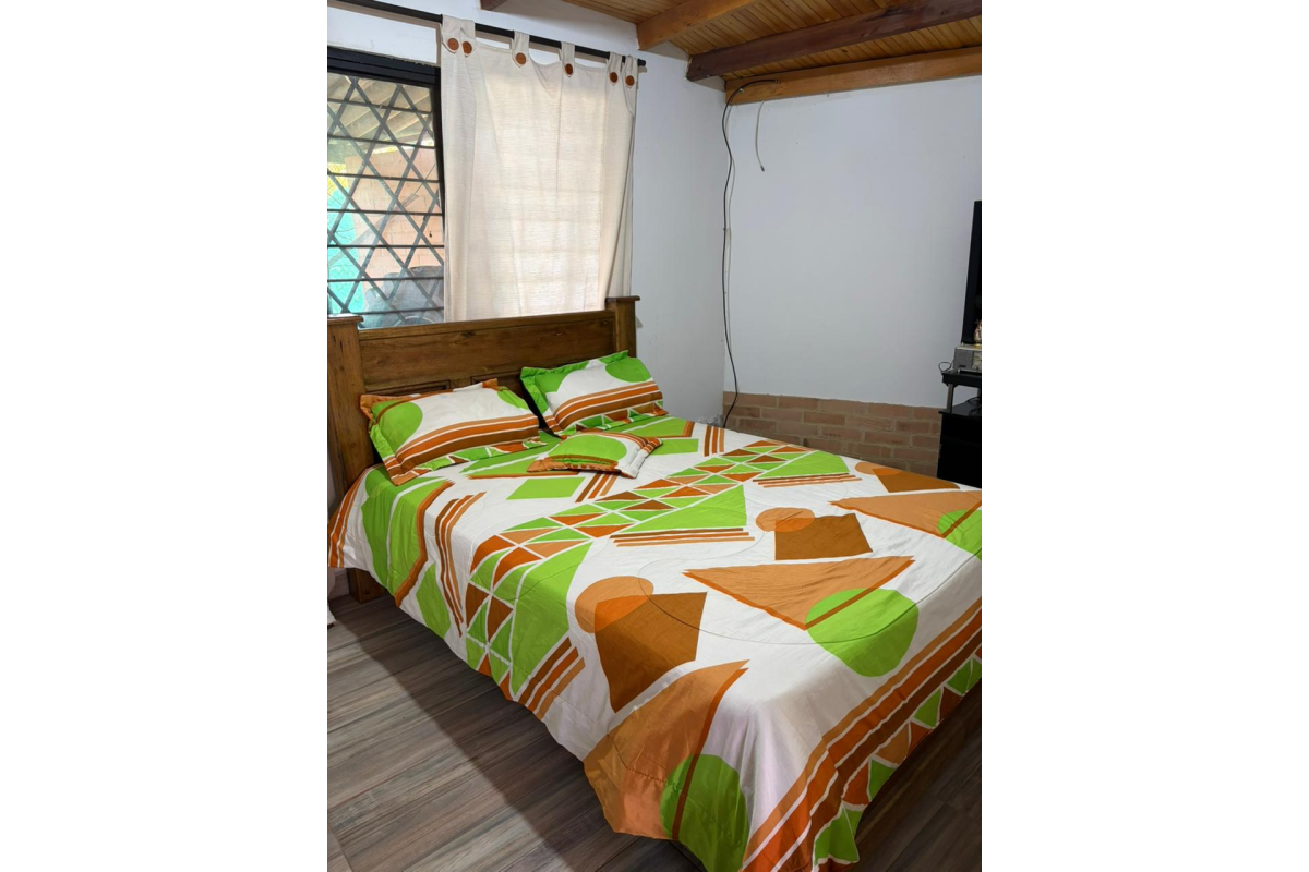 Finca en Alquiler en Lago Calima por Noche | Jacuzzi para 11 Personas | Capacidad 12 a 15 Huéspedes | Cerca al Pueblo