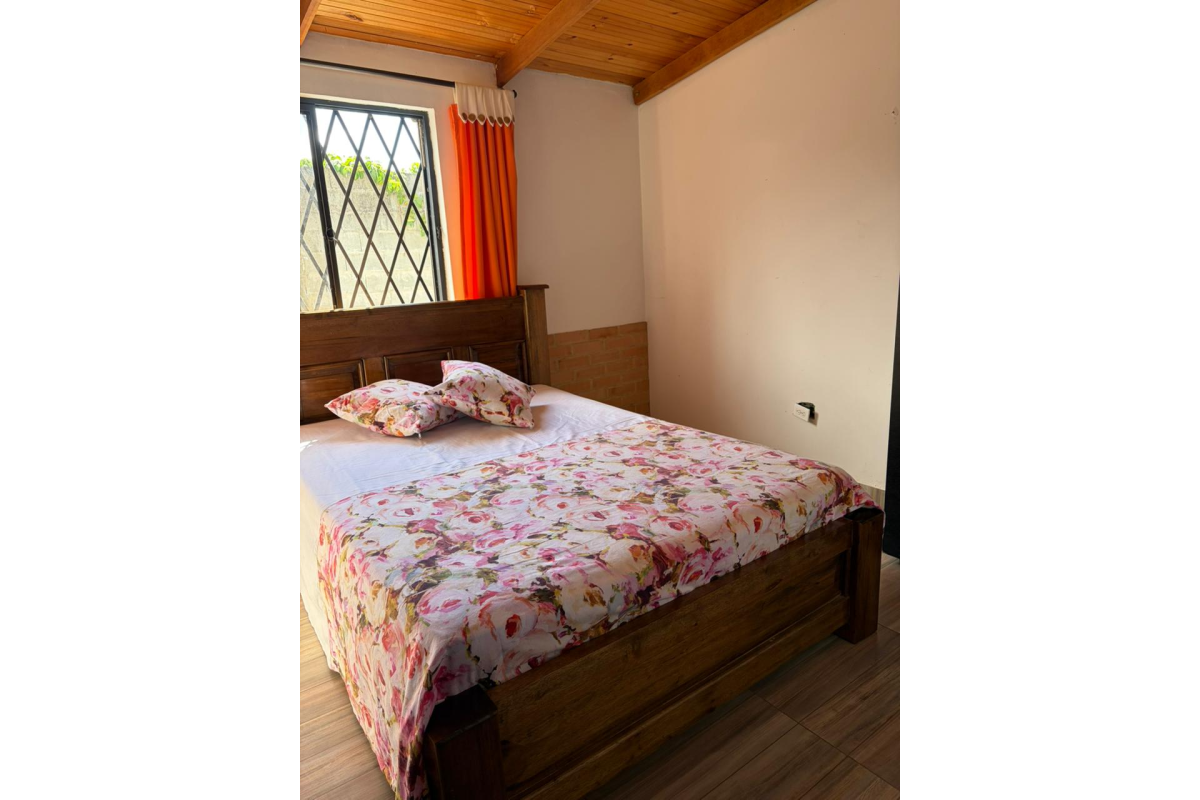 Finca en Alquiler en Lago Calima por Noche | Jacuzzi para 11 Personas | Capacidad 12 a 15 Huéspedes | Cerca al Pueblo