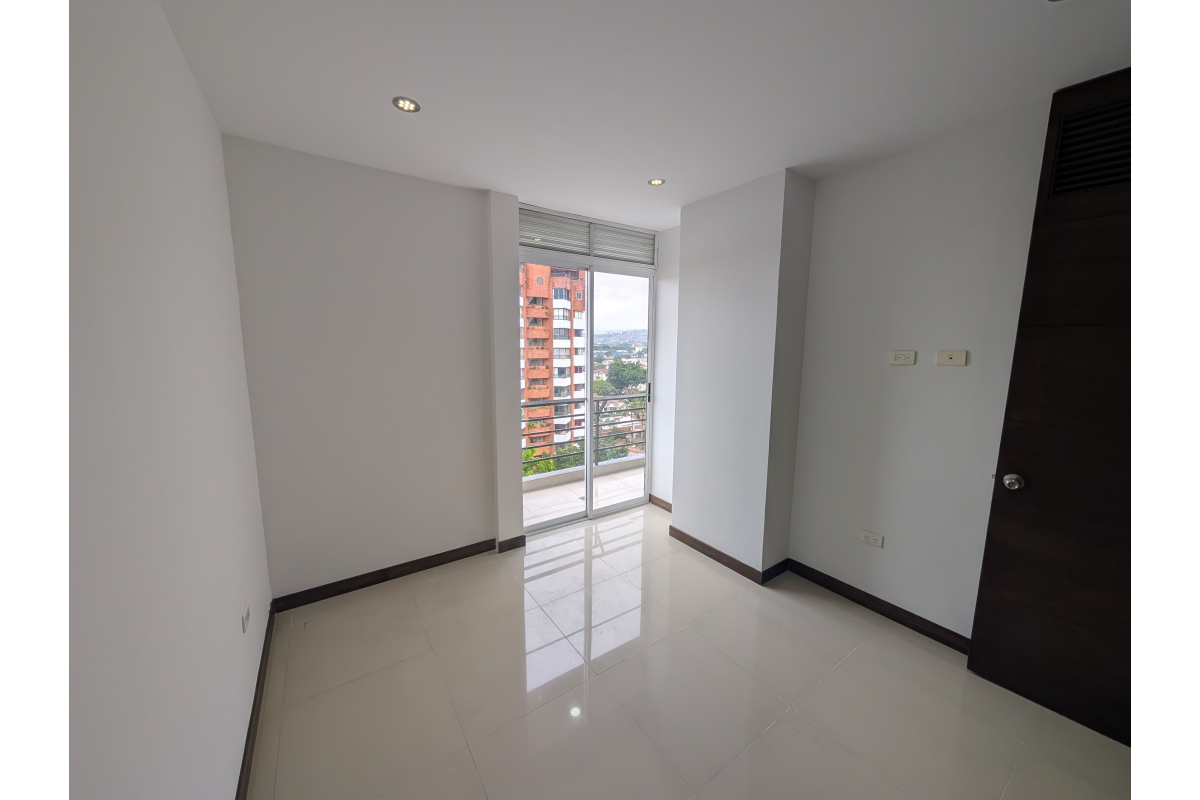 Apartamento en Venta en Quintas de Don Simón Cali 110 m² | 3 Habitaciones | Piso 11 | 2 Parqueaderos | Conjunto con Piscina