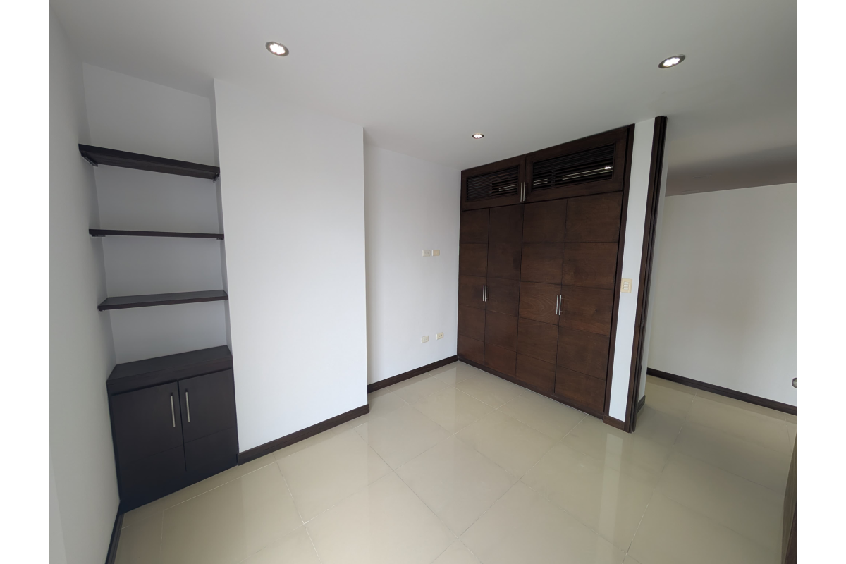 Apartamento en Venta en Quintas de Don Simón Cali 110 m² | 3 Habitaciones | Piso 11 | 2 Parqueaderos | Conjunto con Piscina