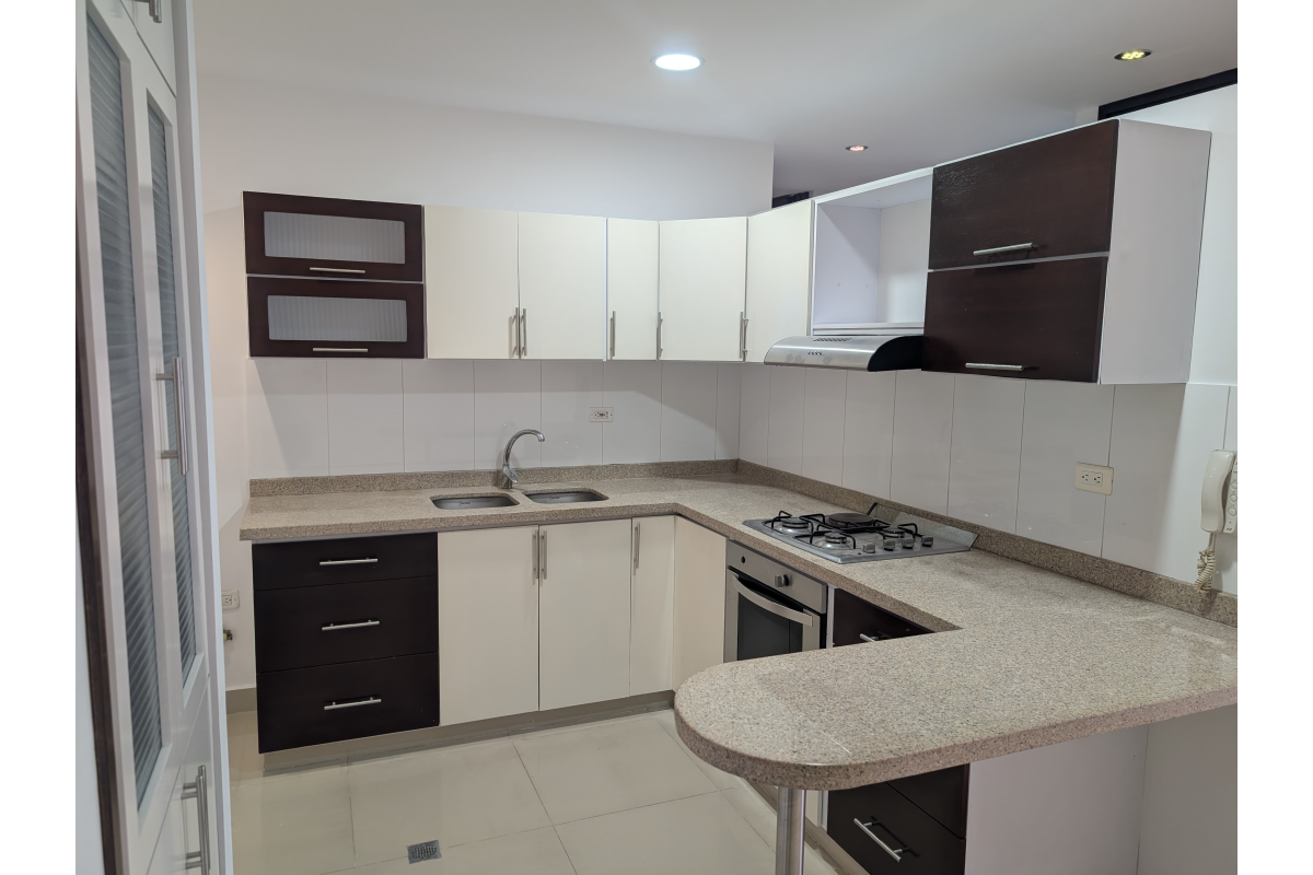 Apartamento en Venta en Quintas de Don Simón Cali 110 m² | 3 Habitaciones | Piso 11 | 2 Parqueaderos | Conjunto con Piscina